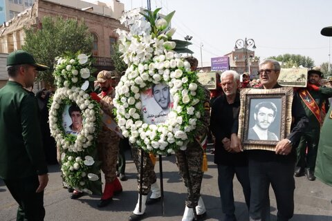 تصاویر/ مراسم تشییع پیکر مطهر شهدای تازه تفحص شده ازمناطق عملیاتی دوپازه وحاج عمران در ارومیه