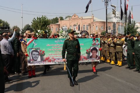 تصاویر/ مراسم تشییع پیکر مطهر شهدای تازه تفحص شده ازمناطق عملیاتی دوپازه وحاج عمران در ارومیه