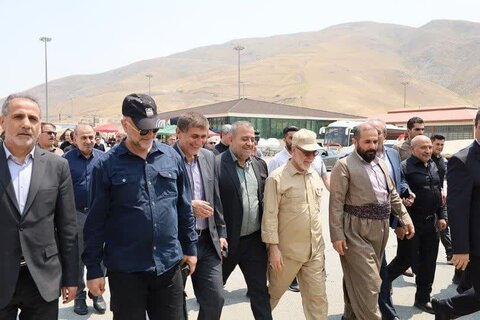 تصاویر/  بازدید معاون وزیر کشور از  در پایانه مرزی تمرچین و حاج عمران