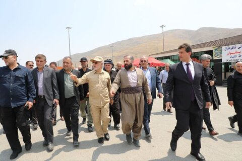 تصاویر/  بازدید معاون وزیر کشور از  در پایانه مرزی تمرچین و حاج عمران