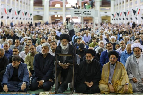 تصاویر/ اقامه نماز جمعه در تبریز