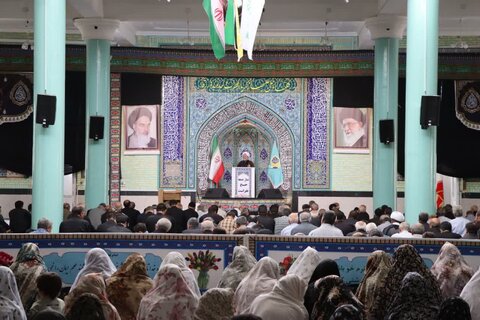 تصاویر/ اقامه نماز جمعه شهر تکاب