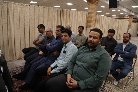 تصاویر / دیدار جمعی از اصحاب رسانه با امام جمعه همدان