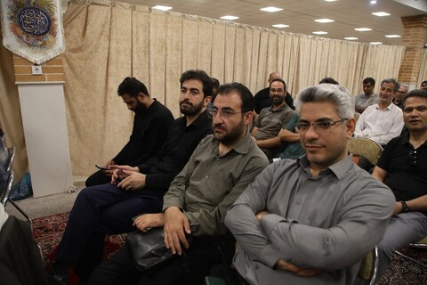 تصاویر / دیدار جمعی از اصحاب رسانه با امام جمعه همدان