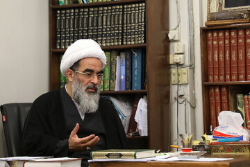دشمن برای از بین بردن حجاب هیچ وقت عقب نشینی نخواهد کرد