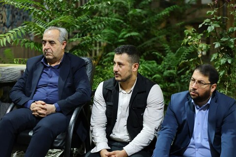 تصاویر | آیین تجلیل از گردآورندگان کتاب عبای گچی