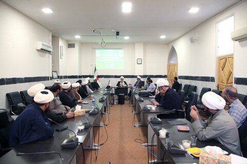 تصاویر/ آیین رونمایی از نخستین نشریه تخصصی کلامی غرب کشور در کرمانشاه