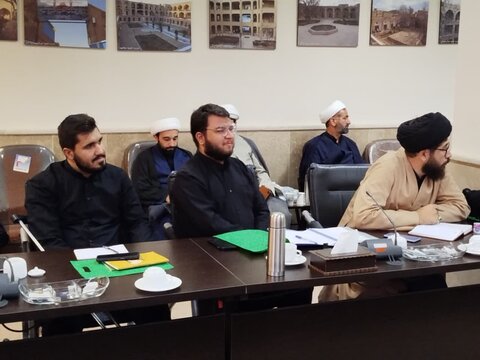 تصاویر /  نشست بررسی راهکارهای تحقق اهداف بیانیه گام دوم در حوزه علمیه استان قزوین