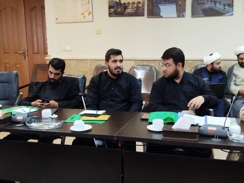 تصاویر /  نشست بررسی راهکارهای تحقق اهداف بیانیه گام دوم در حوزه علمیه استان قزوین