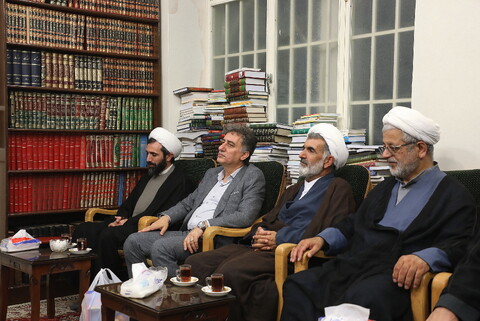 تصاویر/ دیدار اعضای کنگره بزرگداشت شهدای رودسر با آیت الله فاضل لنکرانی