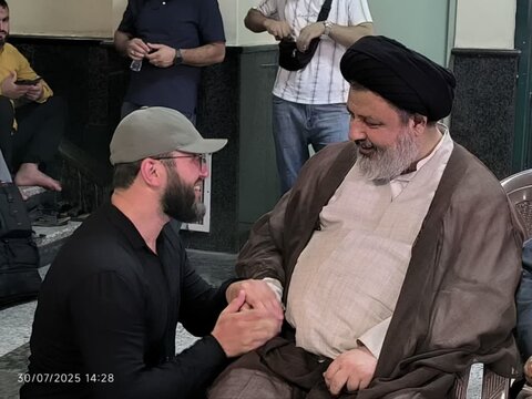 تصاویر/ استقبال امام جمعه ماکو از زوار اربعین کشورهای حوزه قفقاز در مر بازرگان