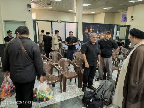 تصاویر/ استقبال امام جمعه ماکو از زوار اربعین کشورهای حوزه قفقاز در مر بازرگان