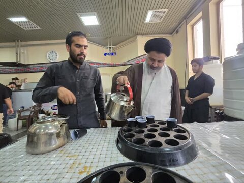 تصاویر/ استقبال امام جمعه ماکو از زوار اربعین کشورهای حوزه قفقاز در مر بازرگان