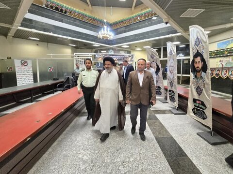 تصاویر/ استقبال امام جمعه ماکو از زوار اربعین کشورهای حوزه قفقاز در مر بازرگان