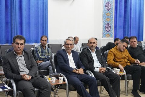 تصاویر دیدار رئیس جهاد دانشگاهی استان لرستان و جمعی از اعضای این نهاد با نماینده ولی فقیه در این استان