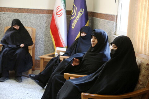 تصاویر/ دیدار همسر شهید سلامی با مدیر حوزه های خواهران