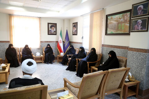 تصاویر/ دیدار همسر شهید سلامی با مدیر حوزه های خواهران