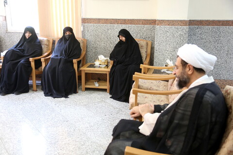 تصاویر/ دیدار همسر شهید سلامی با مدیر حوزه های خواهران