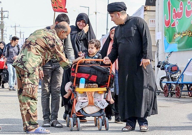 پاسخ روانشناسی به یک سؤال سخت: اربعین را خانوادگی برویم یا تنها؟