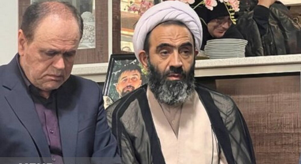 مسئولان پاسدار خون پاک شهدا باشند