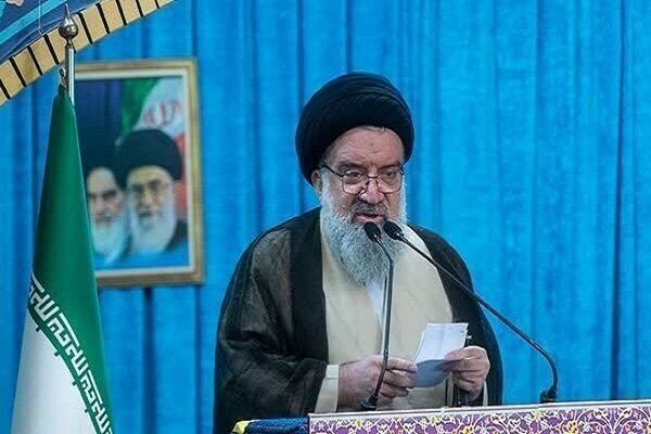 Iran ni kielelezo cha heshima, nguvu, uhuru na kauli ya "Uwe mbali nasi udhalili"