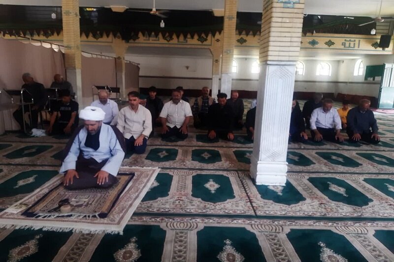 کاروان زائران کاشمری در کرمانشاه میهمان حسینیه باب‌الحوائج(ع) شدند+تصاویر