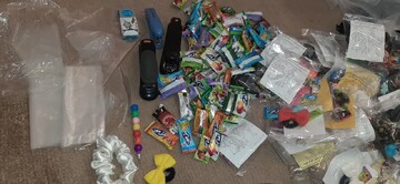 اهدای بسته های فرهنگی به کودکان عراقی اربعین ۱۴۰۴