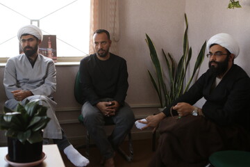 تصاویر/ جلسه هم اندیشی جمعی از معلمان طلبه با قائم مقام حوزه علمیه همدان