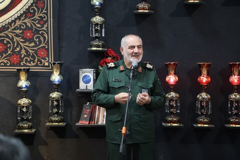 تصاویر / نشست مشترک ائمه جماعت، هیئت امنا و فرماندهان پایگاه‌های بسیج مساجد شاخص همدان