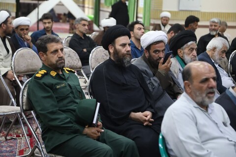 تصاویر / نشست مشترک ائمه جماعت، هیئت امنا و فرماندهان پایگاه‌های بسیج مساجد شاخص همدان
