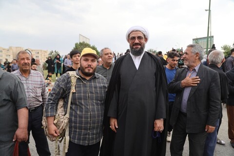 تصاویر / بدرقه زائر اولی‌های اربعین با حضور امام جمعه همدان