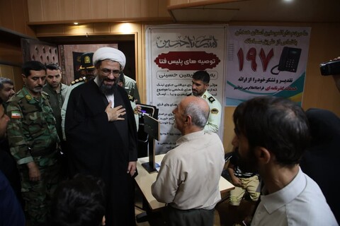تصاویر / بازدید امام جمعه همدان از روند صدور گذرنامه‌های اربعین حسینی
