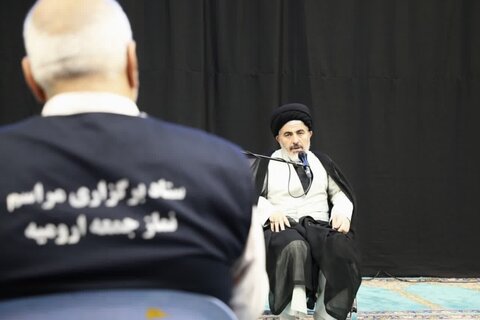 تصاویر/ مراسم تجلیل از خادمین ستاد برگزاری نماز جمعه ارومیه