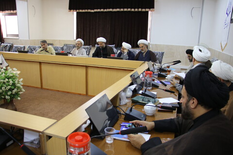 تصاویر|نشست اعضای دبیرخانه حوزه پیشرو اصفهان با اعضای پیشنهادی  کارگروه فلسفه و امتداد اجتماعی