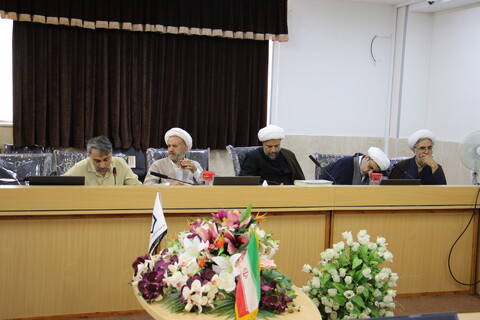 تصاویر|نشست اعضای دبیرخانه حوزه پیشرو اصفهان با اعضای پیشنهادی  کارگروه فلسفه و امتداد اجتماعی