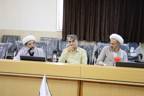 تصاویر|نشست اعضای دبیرخانه حوزه پیشرو اصفهان با اعضای پیشنهادی  کارگروه فلسفه و امتداد اجتماعی