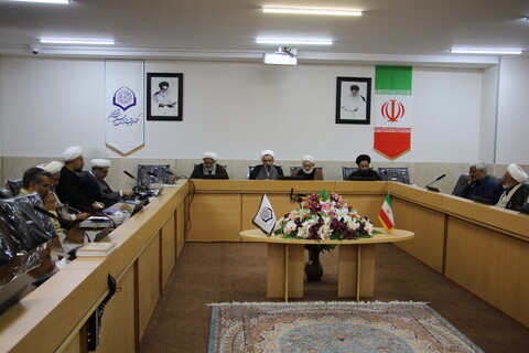 تصاویر|نشست اعضای دبیرخانه حوزه پیشرو اصفهان با اعضای پیشنهادی  کارگروه فلسفه و امتداد اجتماعی