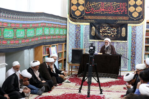 دیدار حجت الاسلام والمسلمین ملکی با کارکنان مرکز مطالعات و پاسخ گویی به شبهات
