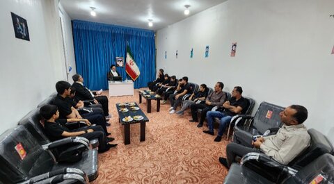 تصاویر/ دیدار گروه همخوانی انصارالحسین ع با امام جمعه جم