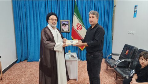 تصاویر/ دیدار گروه همخوانی انصارالحسین ع با امام جمعه جم