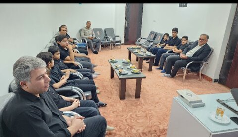 تصاویر/ دیدار گروه همخوانی انصارالحسین ع با امام جمعه جم