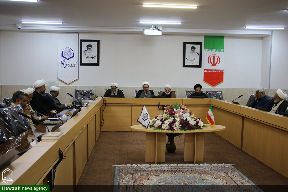 نشست اعضای دبیرخانه حوزه پیشرو و سرآمد در اصفهان برگزار شد+عکس