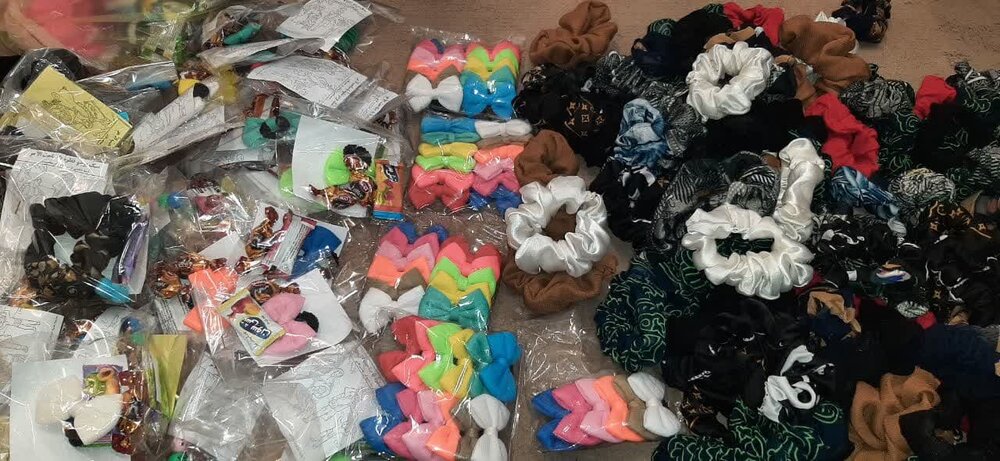 اهدای بسته های فرهنگی به کودکان عراقی اربعین حسینی 1404