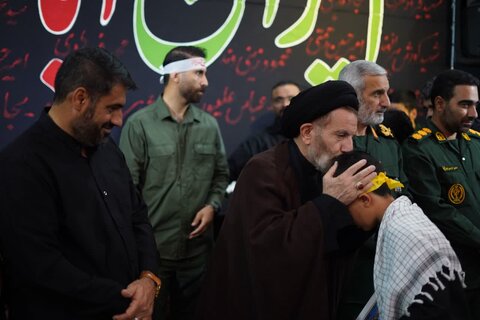 تصاویر مراسم یادبود اربعین شهدای جنگ تحمیلی ۱۲ روزه بد حضور نماینده ولی فقیه در استان لرستان