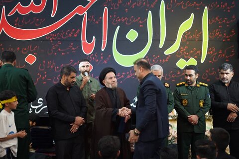 تصاویر مراسم یادبود اربعین شهدای جنگ تحمیلی ۱۲ روزه بد حضور نماینده ولی فقیه در استان لرستان