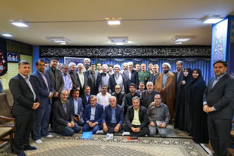 تصاویر | دیدار جمعی از مدیران و مسئولان استان با نماینده ولی فقیه در آذربایجان شرقی