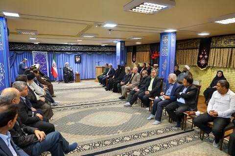 تصاویر | دیدار جمعی از مدیران و مسئولان استان با نماینده ولی فقیه در آذربایجان شرقی