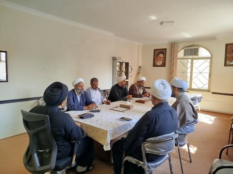 تصاویر/جلسه شورای معاونین حوزه علمیه همدان برگزار شد.