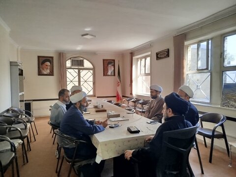 تصاویر/جلسه شورای معاونین حوزه علمیه همدان برگزار شد.