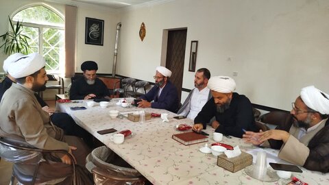 تصاویر/جلسه شورای معاونین حوزه علمیه همدان برگزار شد.